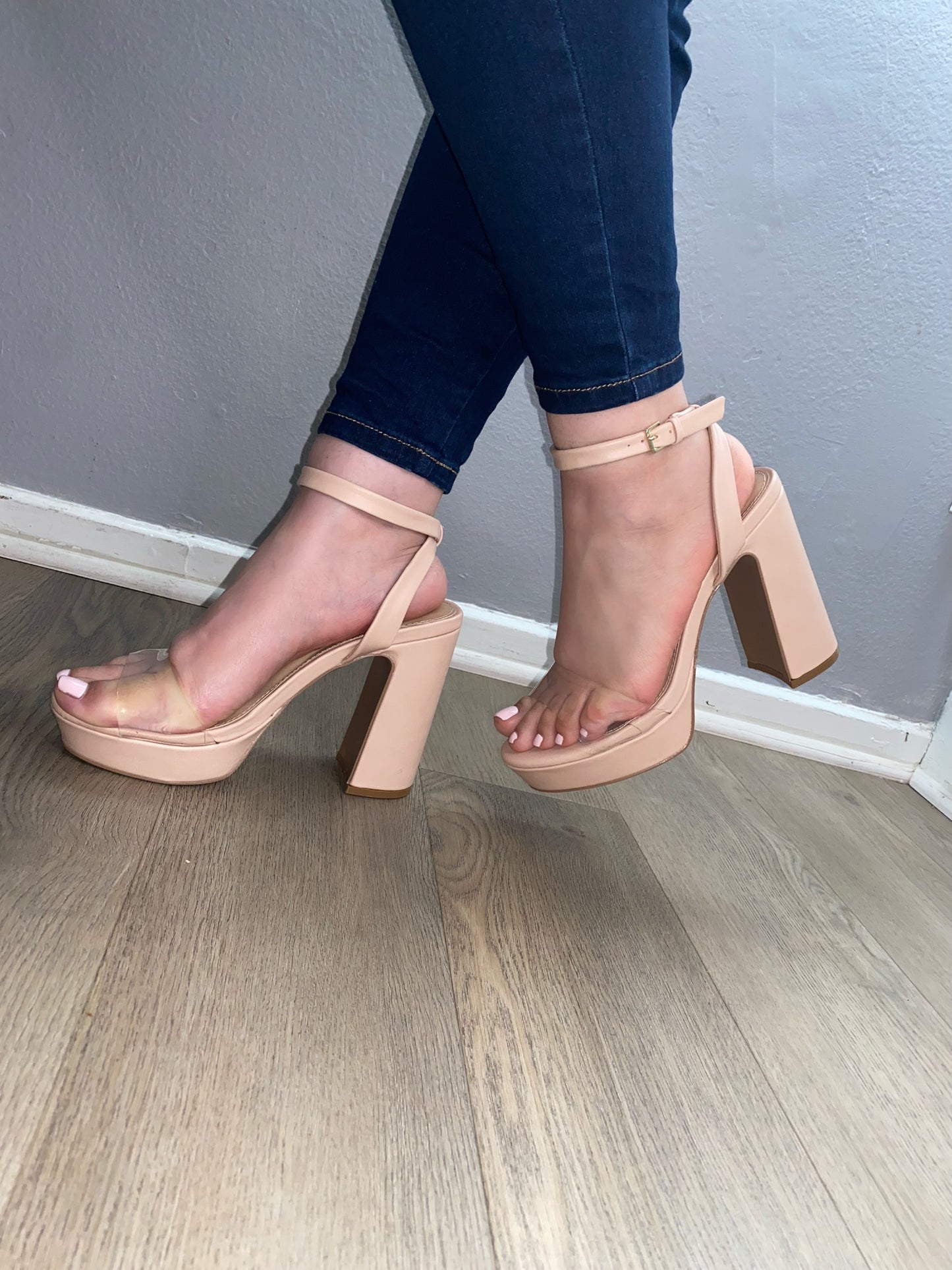 Yvette Heel - Nude