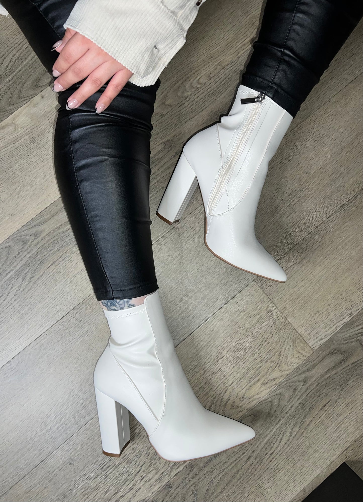 Olivia Boot - Off White