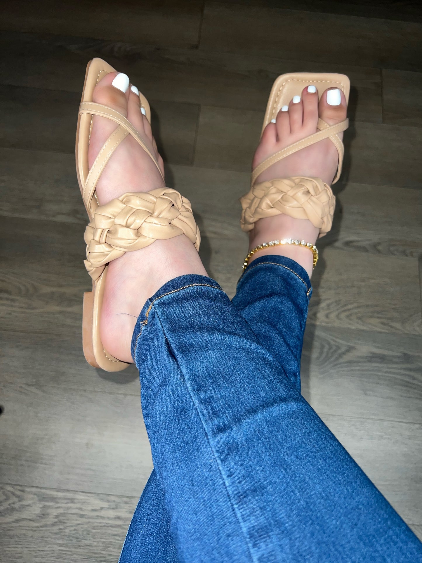 Annie Sandal - Nude