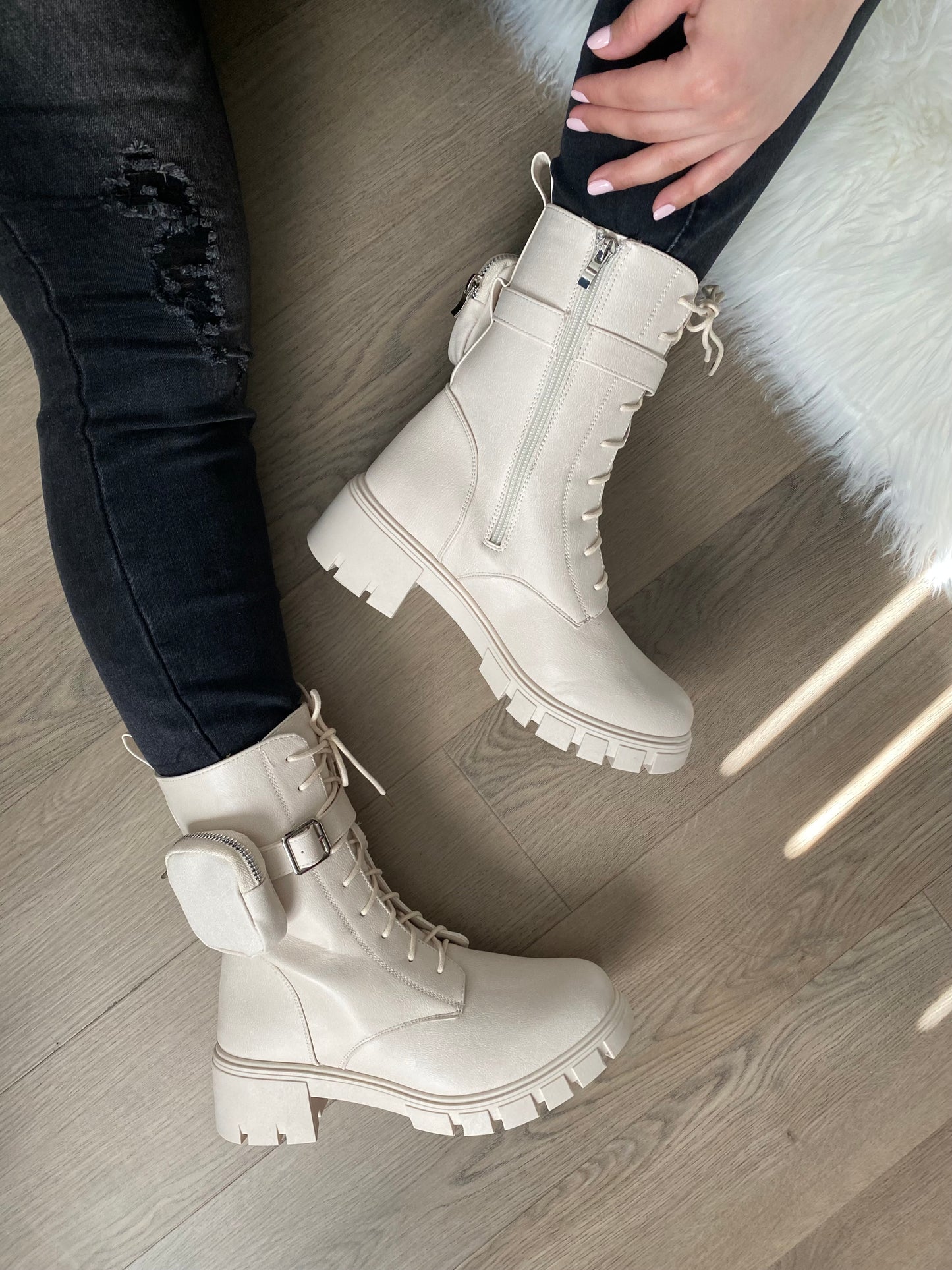 Zelda Boot - Off White