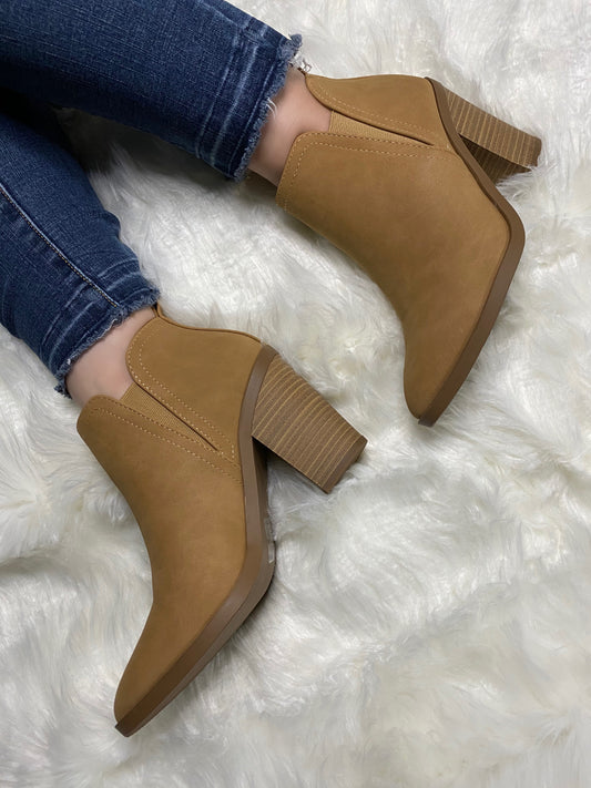 Amanda Bootie - Nude