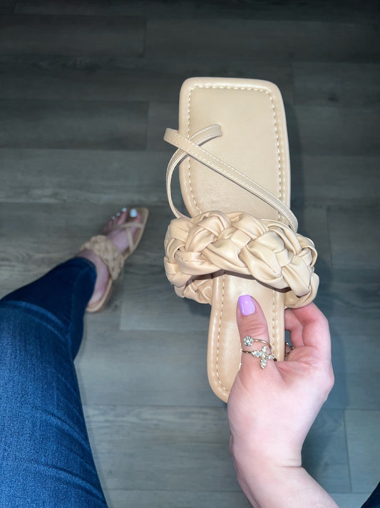 Annie Sandal - Nude
